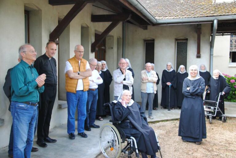 Abbaye-veniere-avec nos prêtres (6)_1