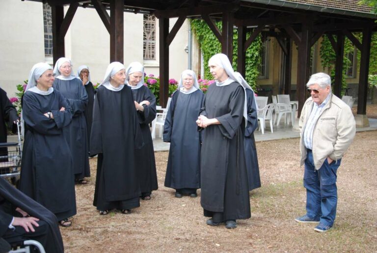 Abbaye-veniere-avec nos prêtres (7)_1