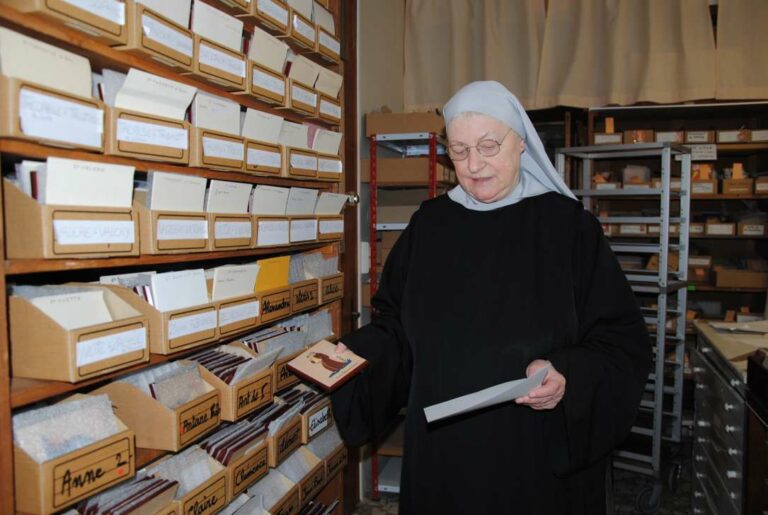 Sr. Claire-Marie Co-gérance